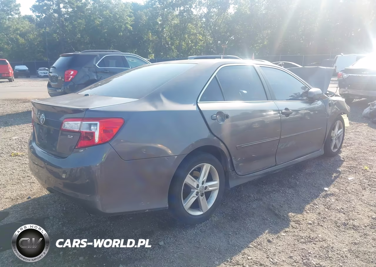 2013 Toyota Camry Se VIN:4T1BF1FK6DU718281 - 4