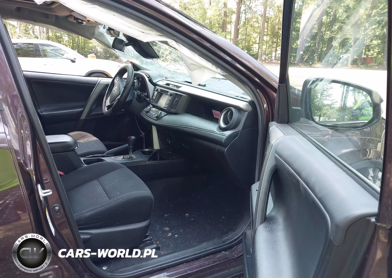 2018 Toyota Rav4 Xle VIN:2T3RFREV7JW739569 - 5