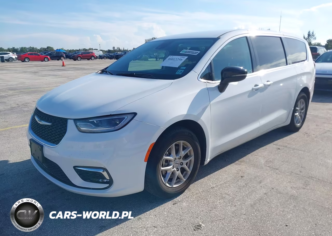 2024 Chrysler Pacifica Touring L VIN:2C4RC1BG4RR149643 - 2