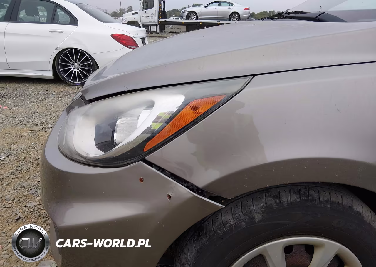 2014 Hyundai Accent Gs VIN:KMHCT5AE6EU181418 - 6