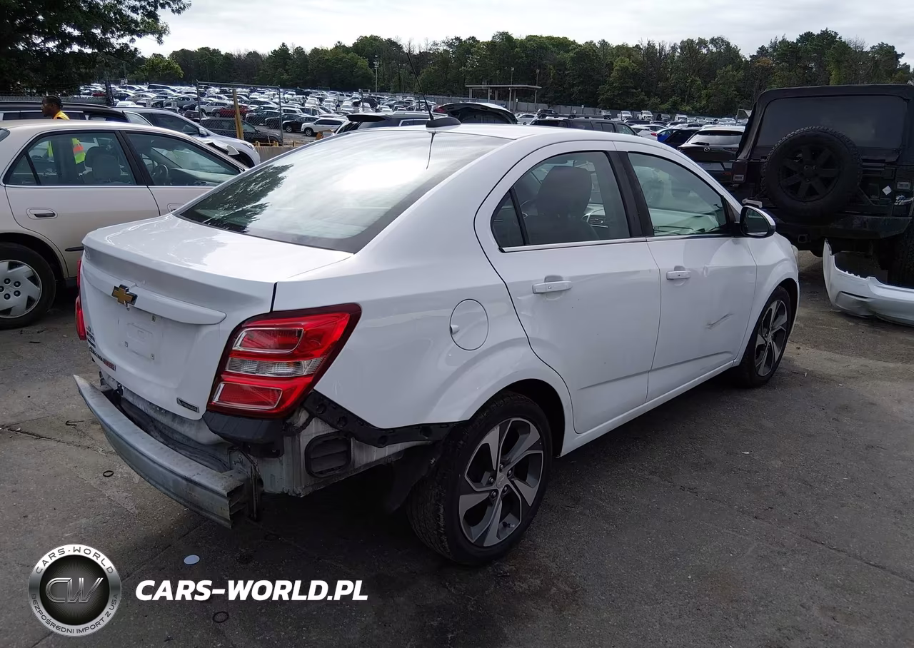 2018 Chevrolet Sonic Premier Auto VIN:1G1JF5SB2J4105706 - 4