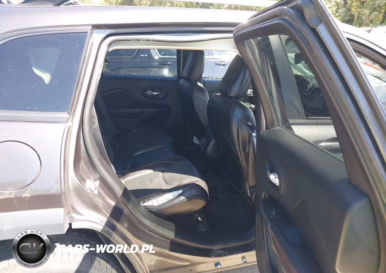 2015 Jeep Cherokee Trailhawk VIN:1C4PJMBSXFW618689 - 8