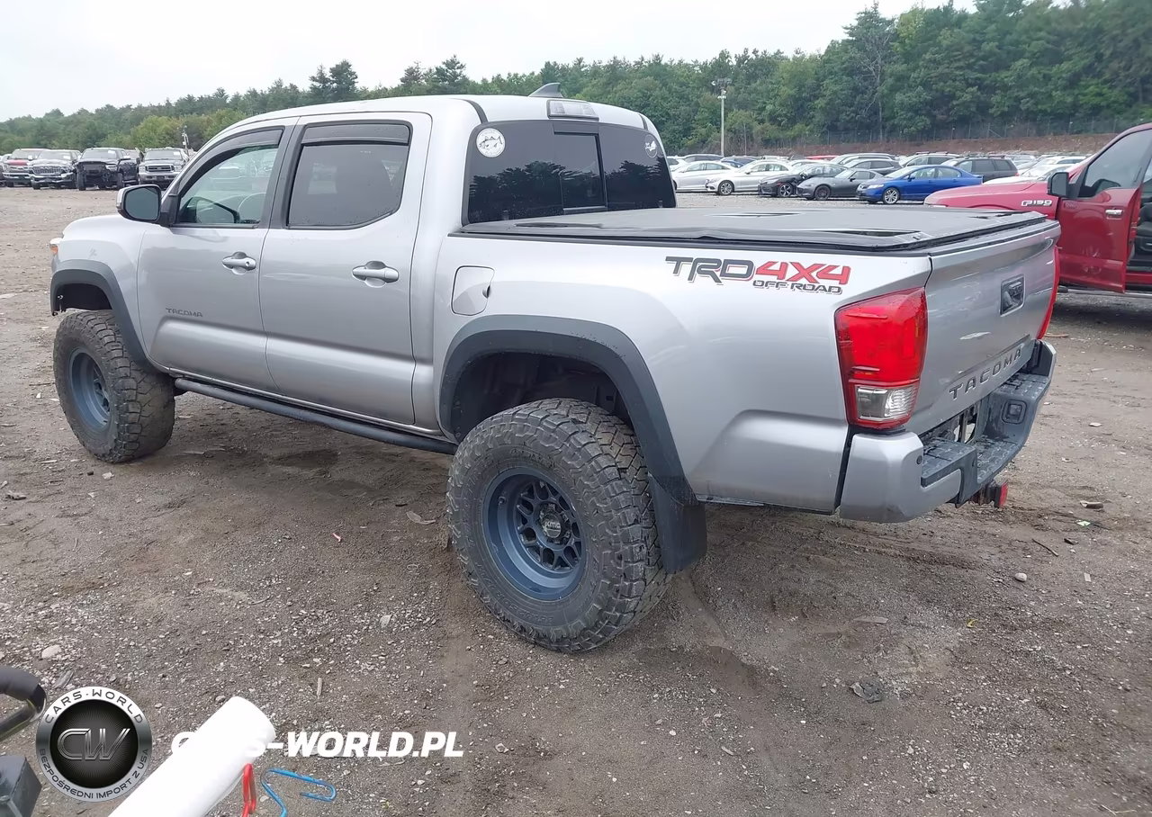 2017 Toyota Tacoma Trd Off Road VIN:5TFCZ5AN8HX108542 - 3