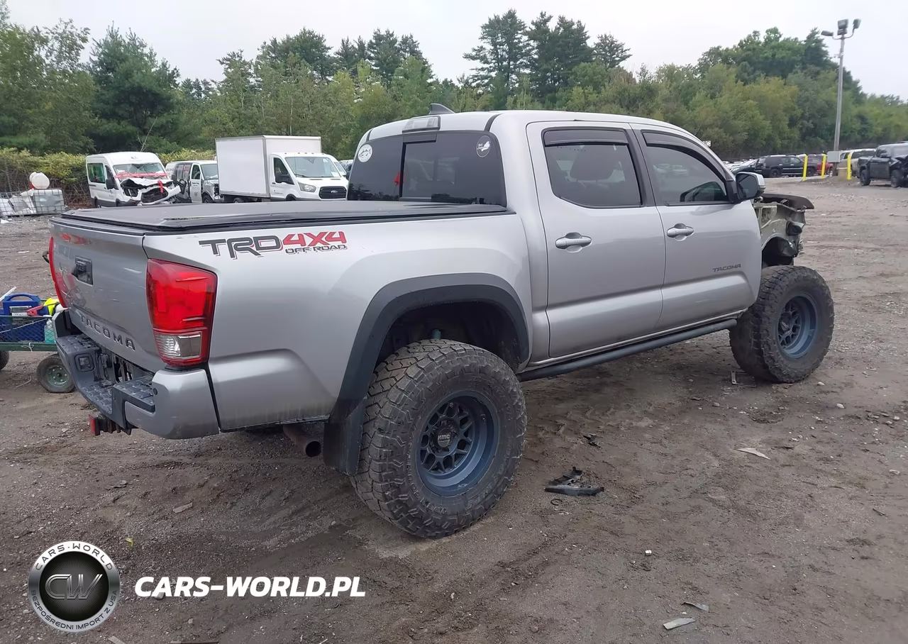 2017 Toyota Tacoma Trd Off Road VIN:5TFCZ5AN8HX108542 - 4