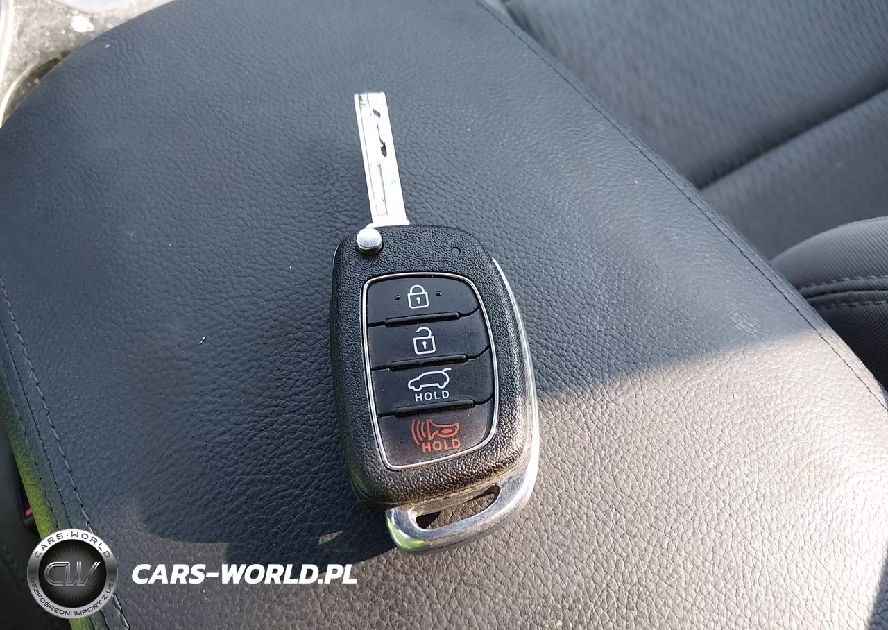 2018 Hyundai Santa Fe Se VIN:KM8SMDHF5JU260848 - 11