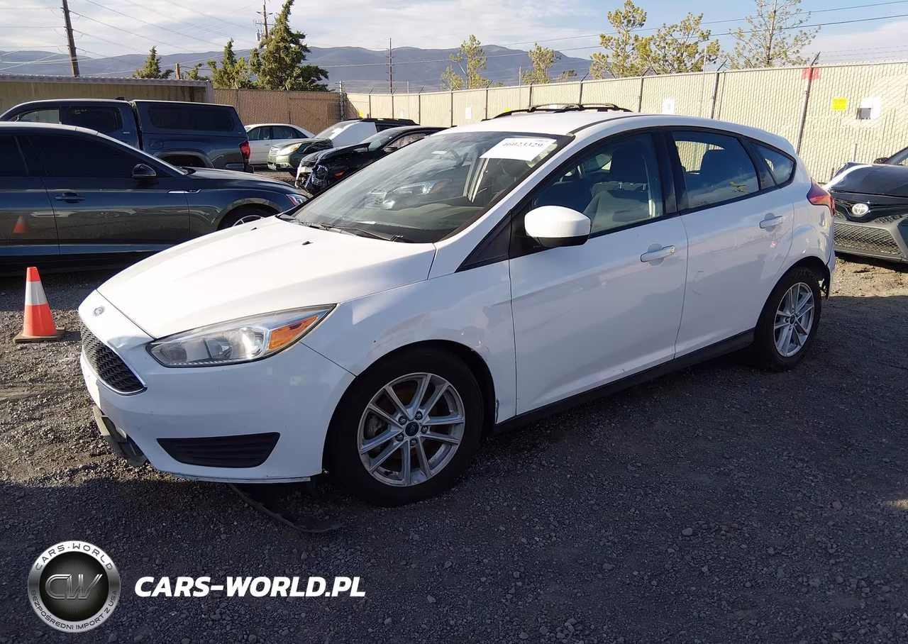 2018 Ford Focus Se VIN:1FADP3K27JL272497 - 2