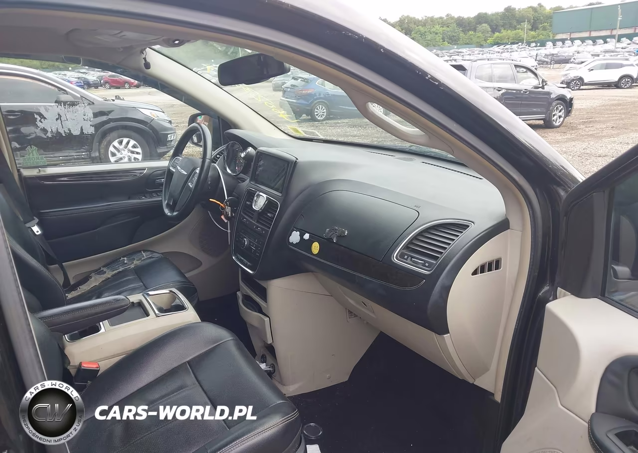 2012 Chrysler Town & Country Touring VIN:2C4RC1BG8CR411493 - 5