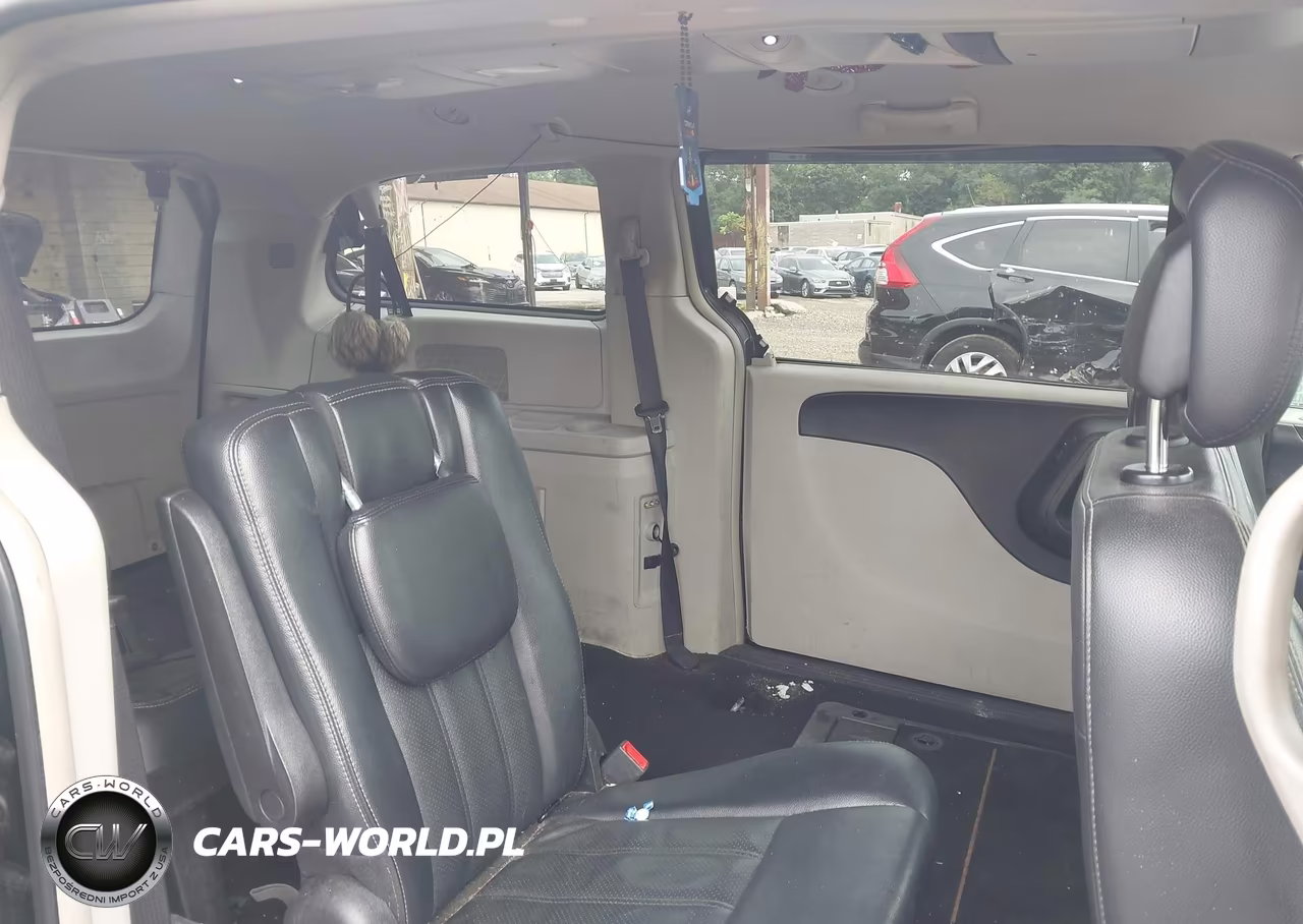 2012 Chrysler Town & Country Touring VIN:2C4RC1BG8CR411493 - 8