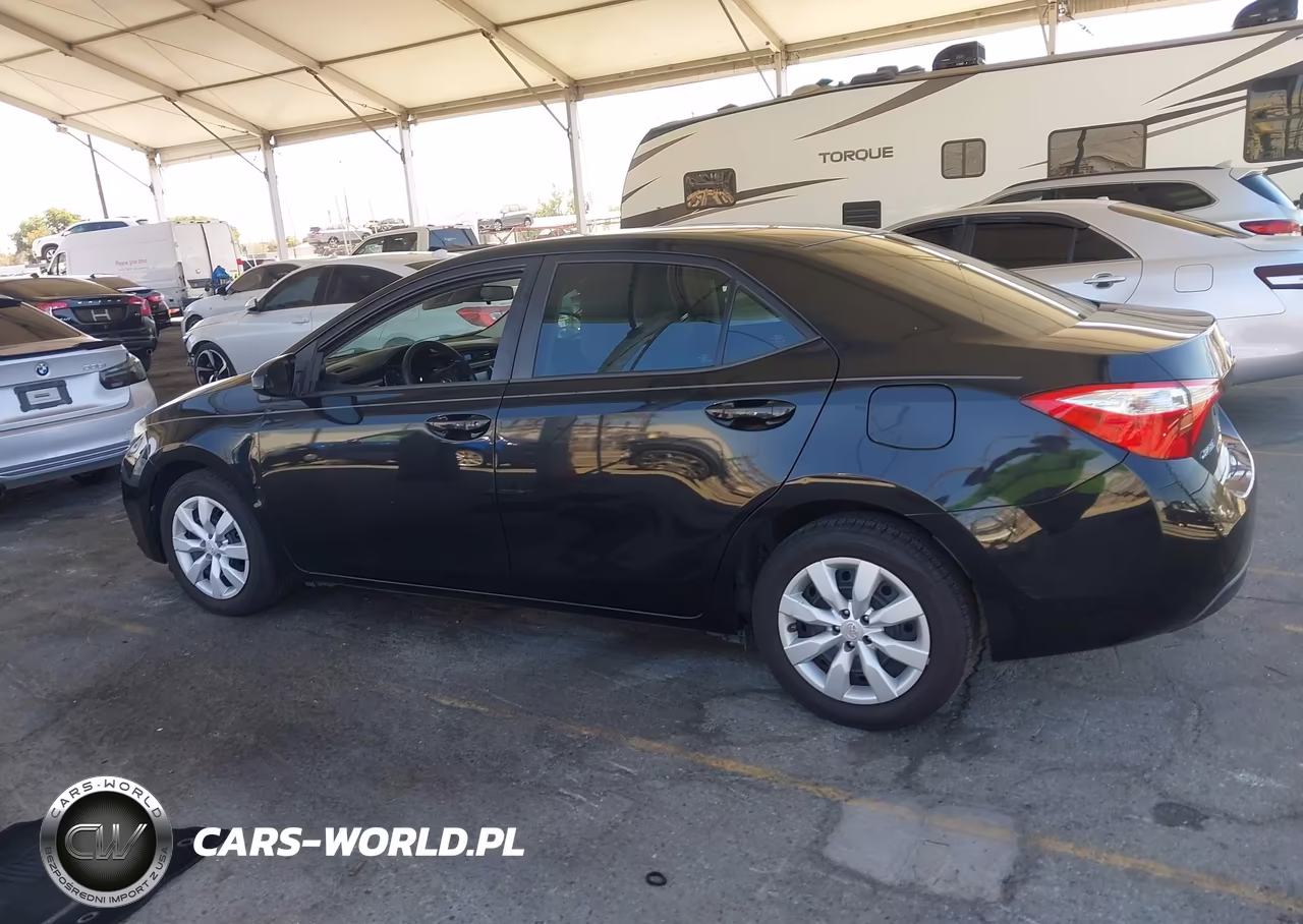 2016 Toyota Corolla Le VIN:5YFBURHE6GP551597 - 14