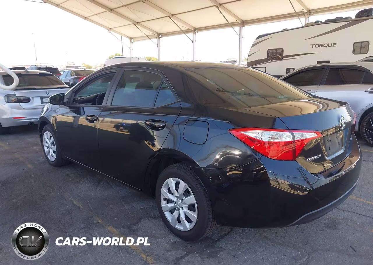 2016 Toyota Corolla Le VIN:5YFBURHE6GP551597 - 3