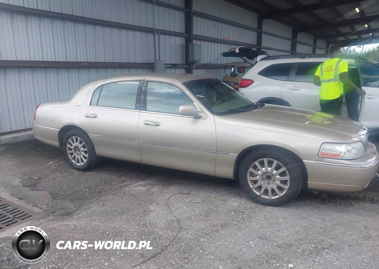 2006 Lincoln Town Car Signature VIN:1LNHM81V56Y623930 - 12