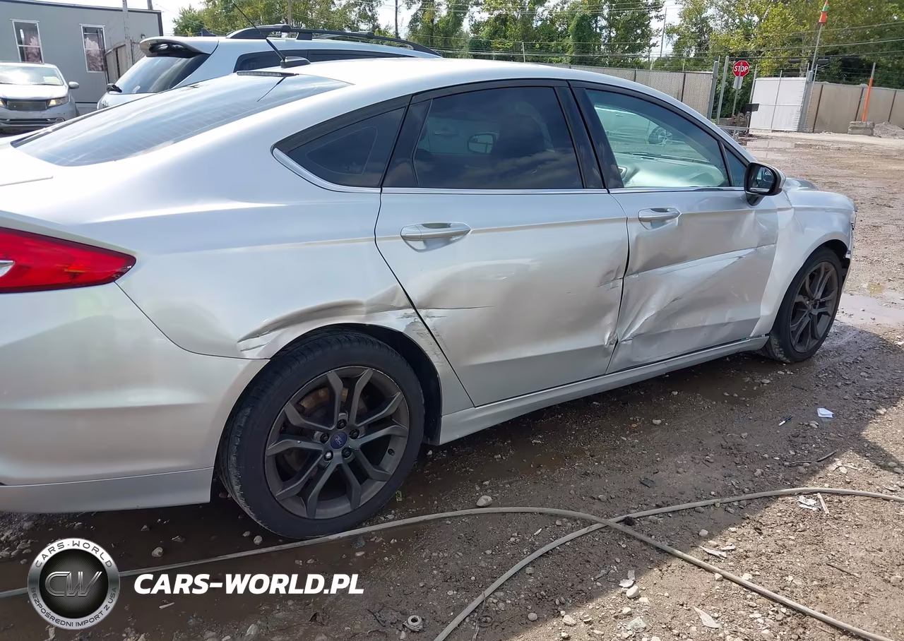 2018 Ford Fusion S VIN:3FA6P0G74JR196153 - 17