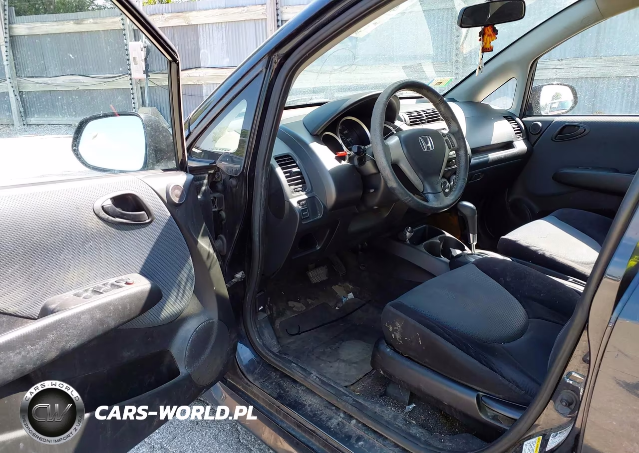 2008 Honda Fit Sport VIN:JHMGD38638S013871 - 12