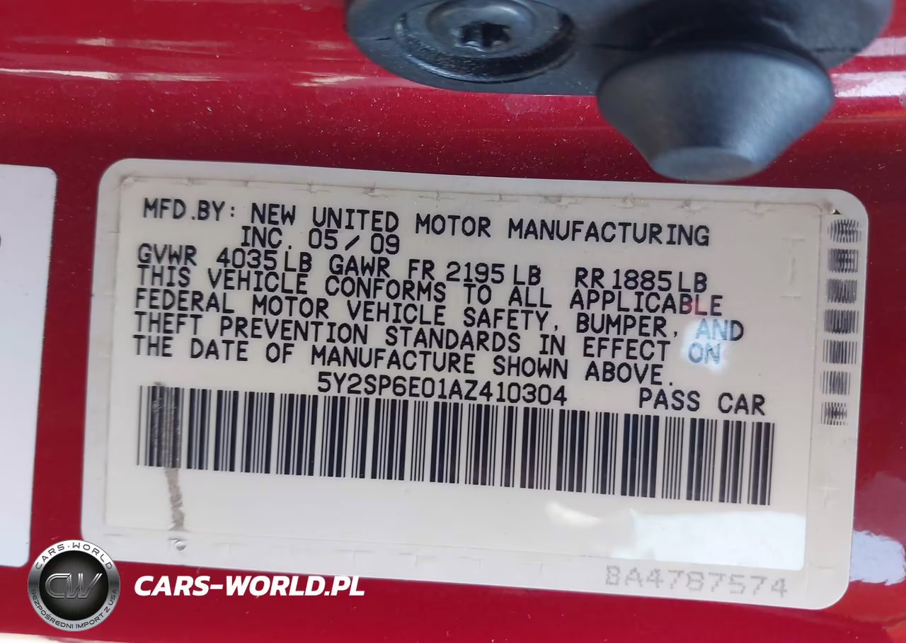 2010 Pontiac Vibe VIN:5Y2SP6E01AZ410304 - 9
