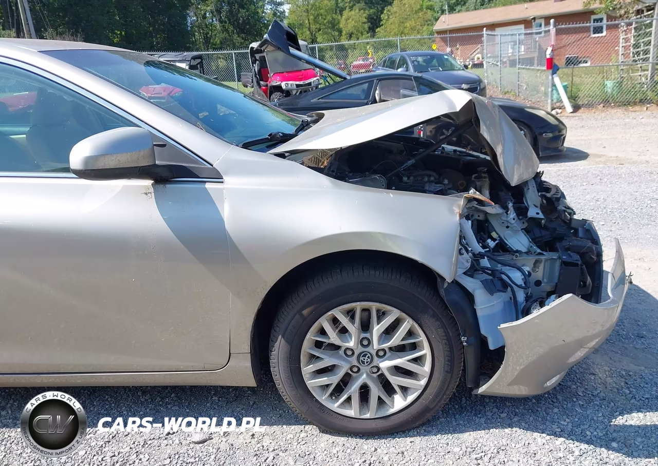 2017 Toyota Camry Le VIN:4T1BF1FK8HU711192 - 17
