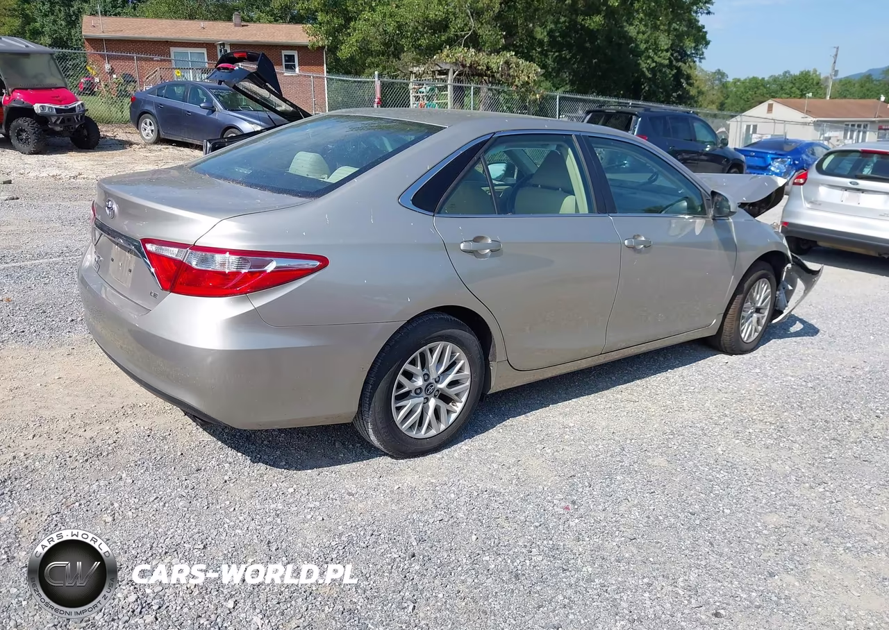 2017 Toyota Camry Le VIN:4T1BF1FK8HU711192 - 4