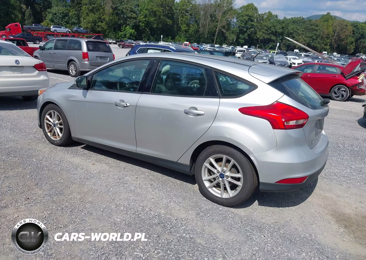 2016 Ford Focus Se VIN:1FADP3K27GL217203 - 3