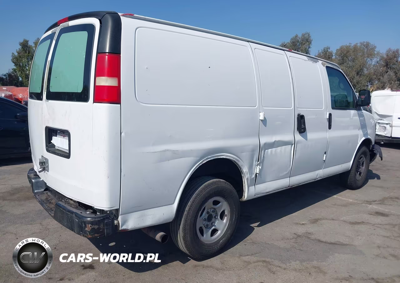 2008 Chevrolet Express Work Van VIN:1GCFG15X381154323 - 4