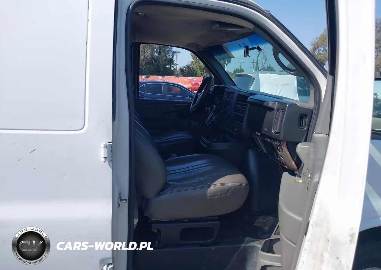 2008 Chevrolet Express Work Van VIN:1GCFG15X381154323 - 5