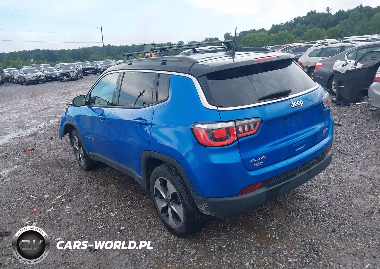 2018 Jeep Compass Latitude VIN:3C4NJDBB7JT140673 - 3