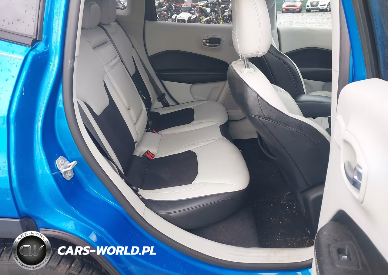 2018 Jeep Compass Latitude VIN:3C4NJDBB7JT140673 - 8