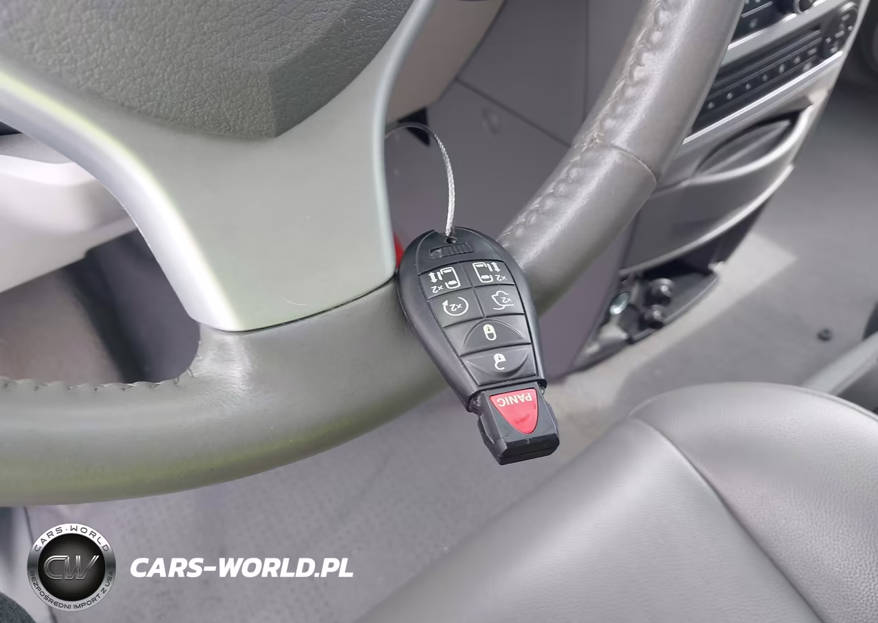 2010 Chrysler Town & Country Touring VIN:2A4RR5DX8AR123970 - 11