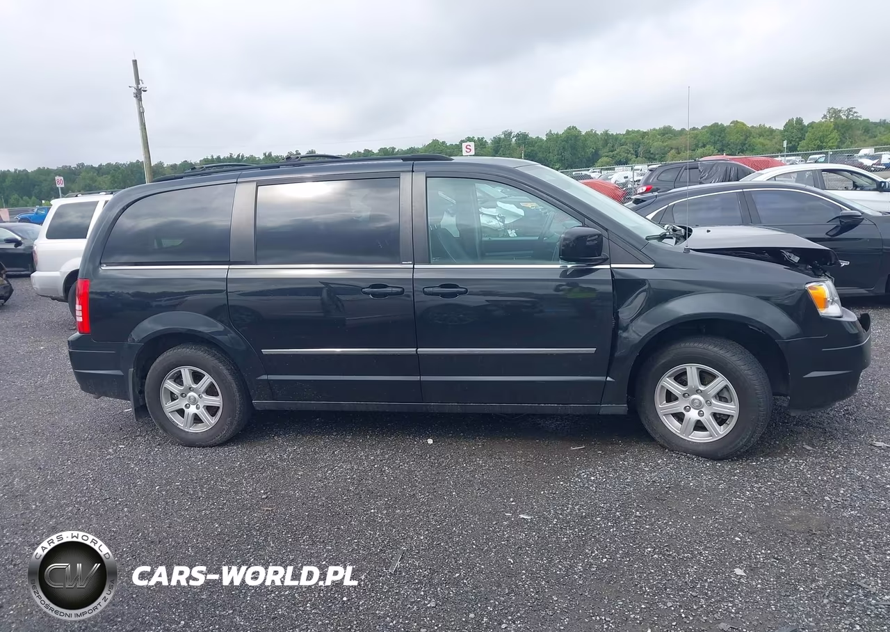 2010 Chrysler Town & Country Touring VIN:2A4RR5DX8AR123970 - 13