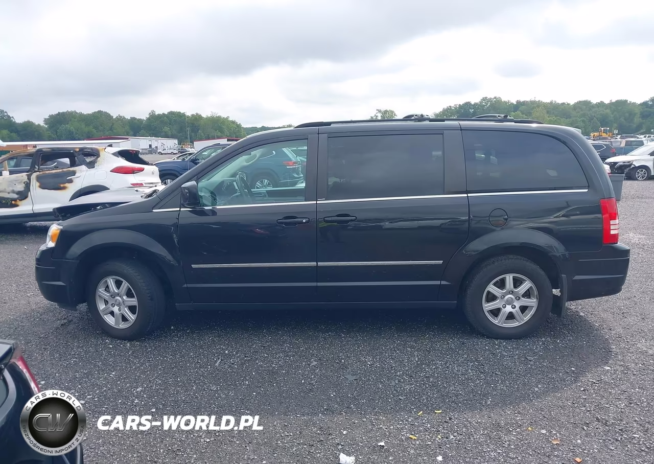2010 Chrysler Town & Country Touring VIN:2A4RR5DX8AR123970 - 14