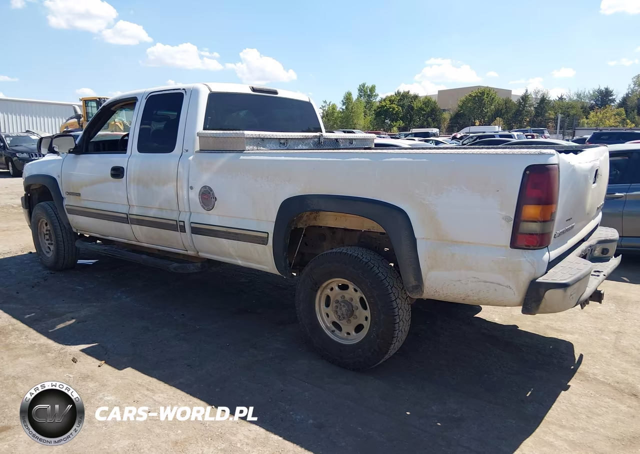 2002 Chevrolet Silverado 2500Hd Ls VIN:1GCHC29U72E300460 - 3