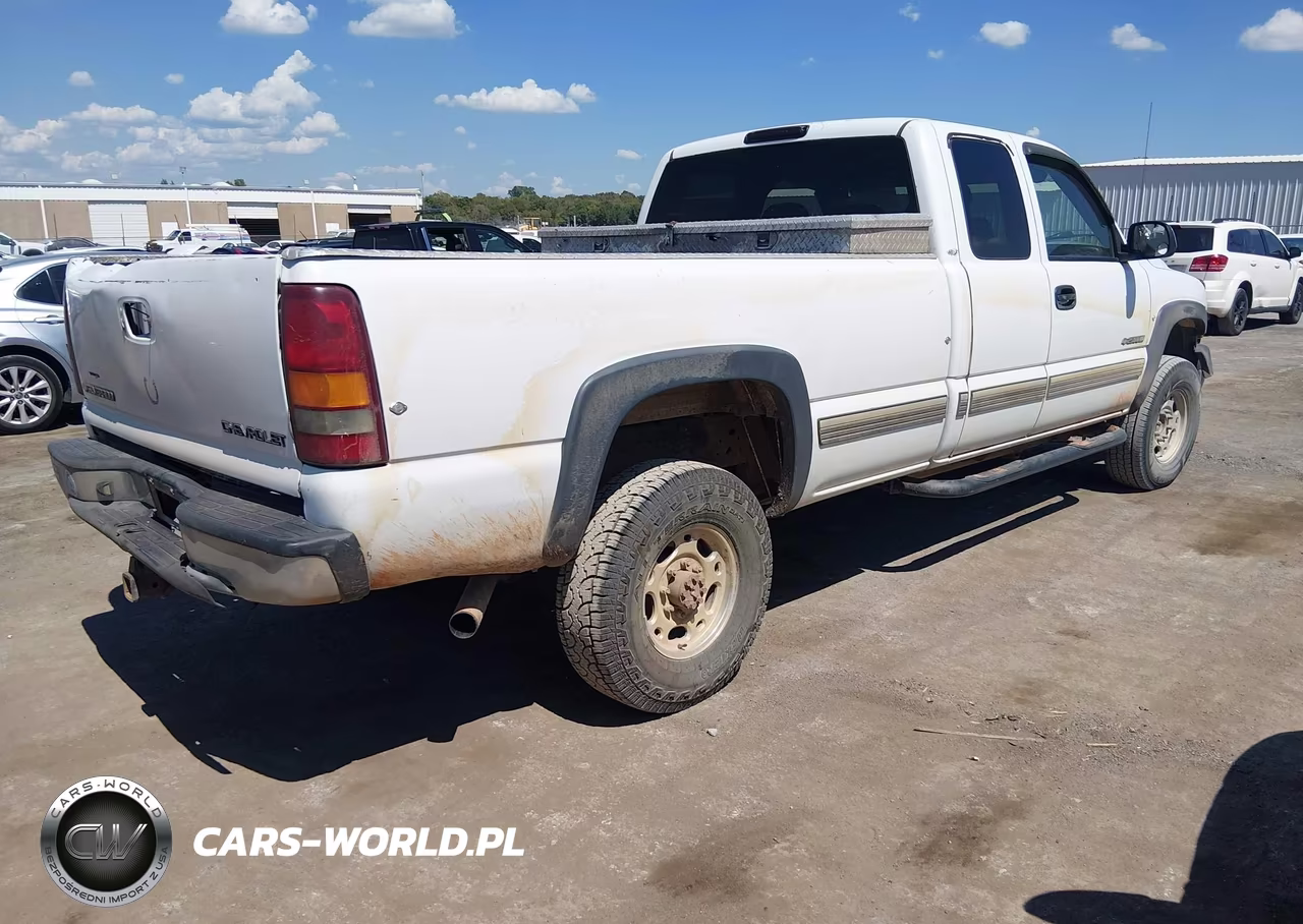 2002 Chevrolet Silverado 2500Hd Ls VIN:1GCHC29U72E300460 - 4