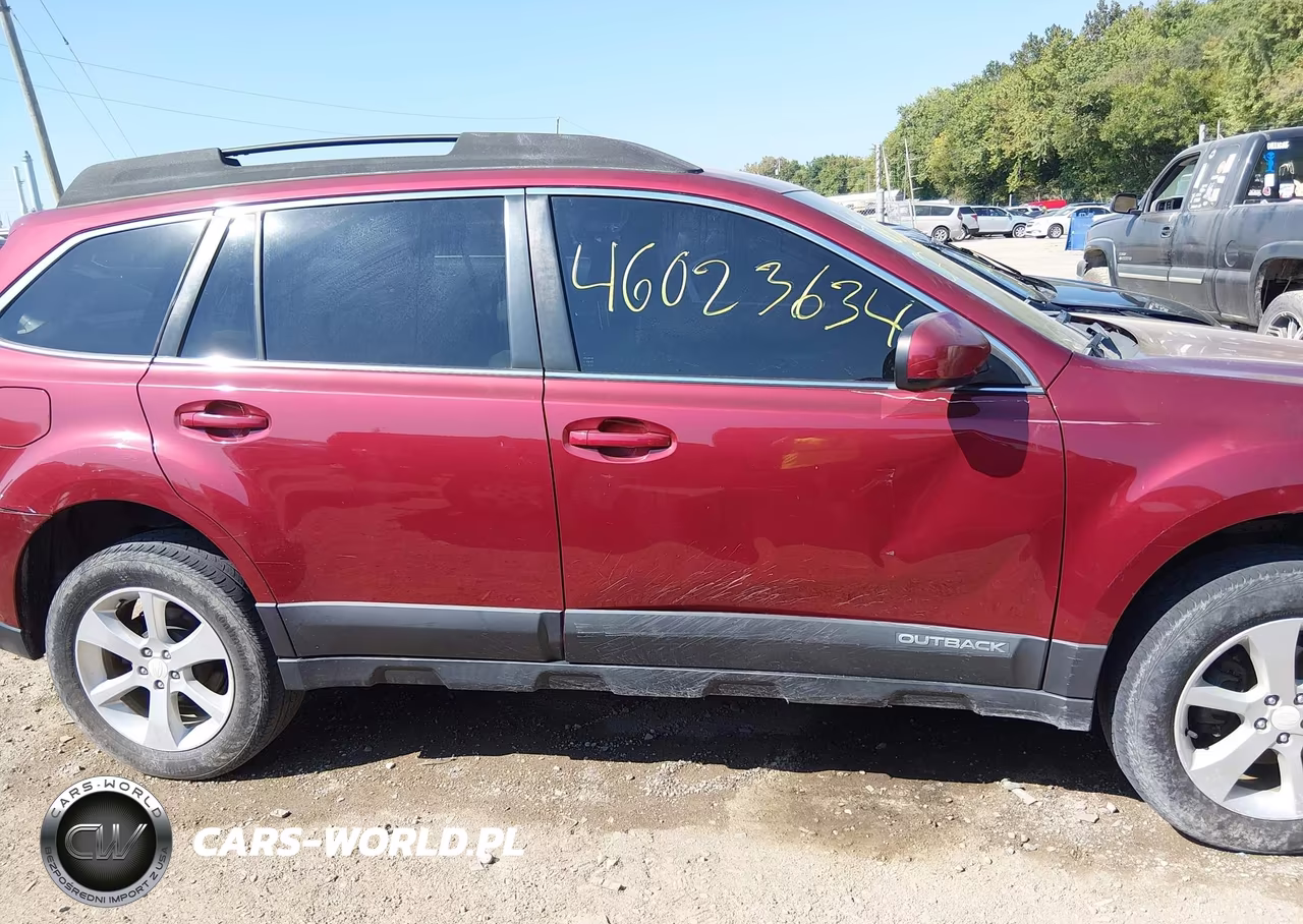 2013 Subaru Outback 2.5I Premium VIN:4S4BRBCC3D3288791 - 13
