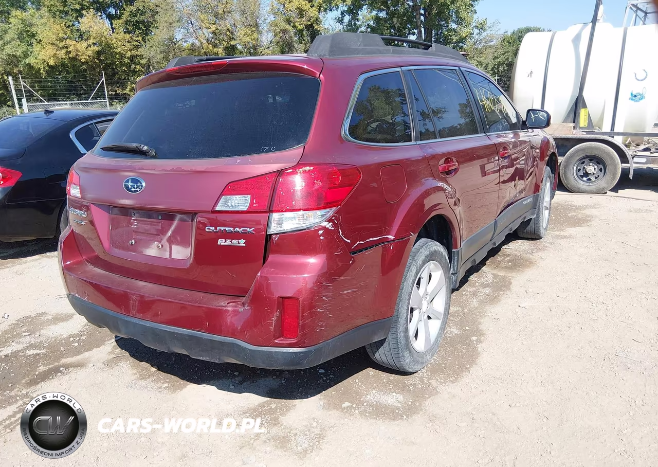 2013 Subaru Outback 2.5I Premium VIN:4S4BRBCC3D3288791 - 4