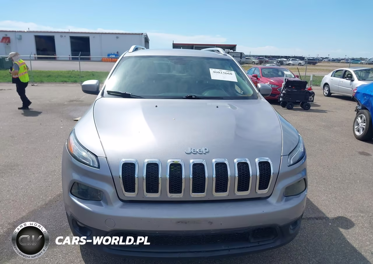 2015 Jeep Cherokee Latitude VIN:1C4PJMCSXFW546780 - 12