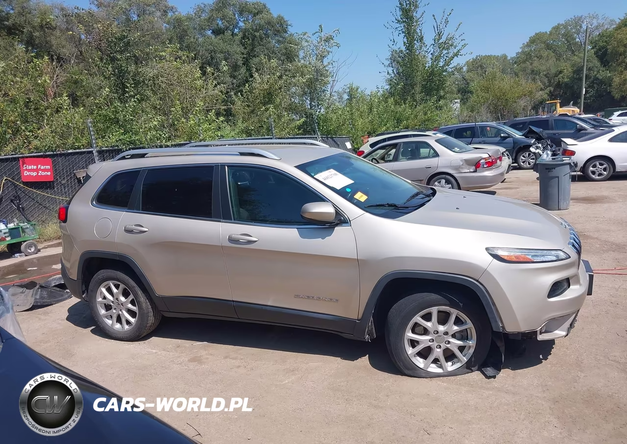 2015 Jeep Cherokee Latitude VIN:1C4PJLCB8FW643695 - 14