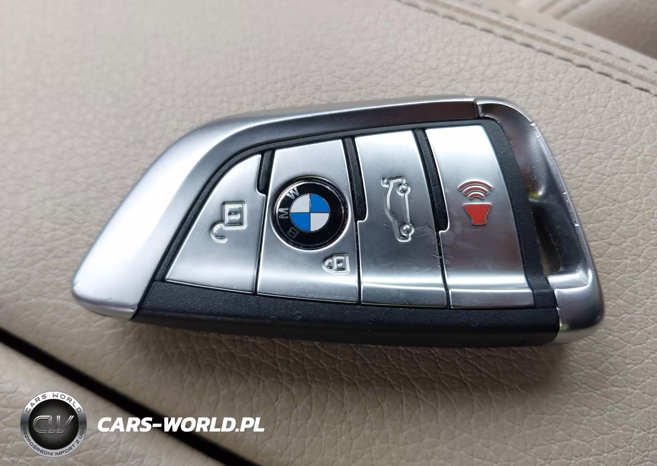 2018 BMW X5 xDrive35I VIN:5UXKR0C51J0X93279 - 11
