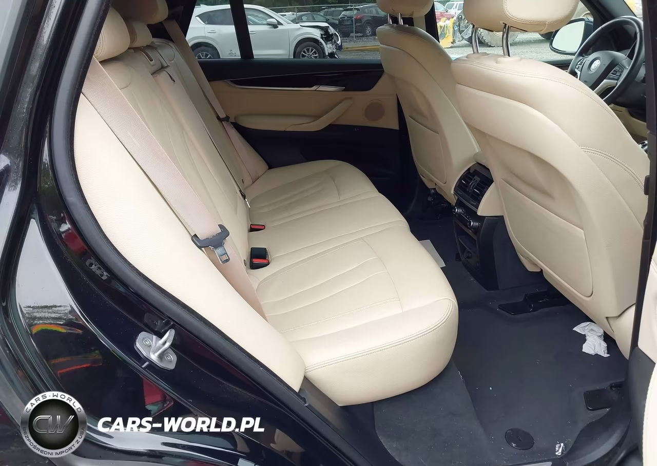 2018 BMW X5 xDrive35I VIN:5UXKR0C51J0X93279 - 8