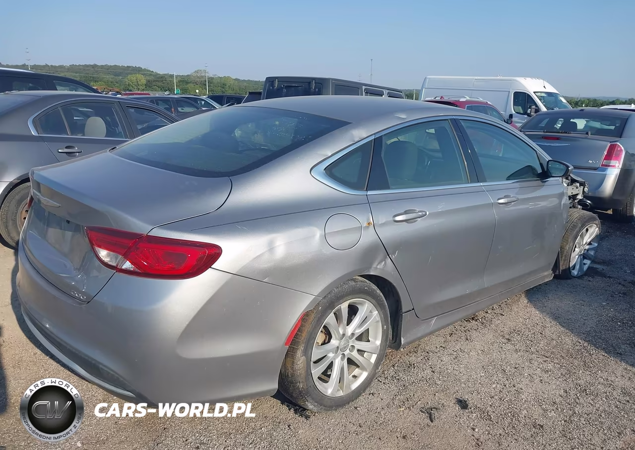 2016 Chrysler 200 Limited VIN:1C3CCCAB4GN125560 - 4