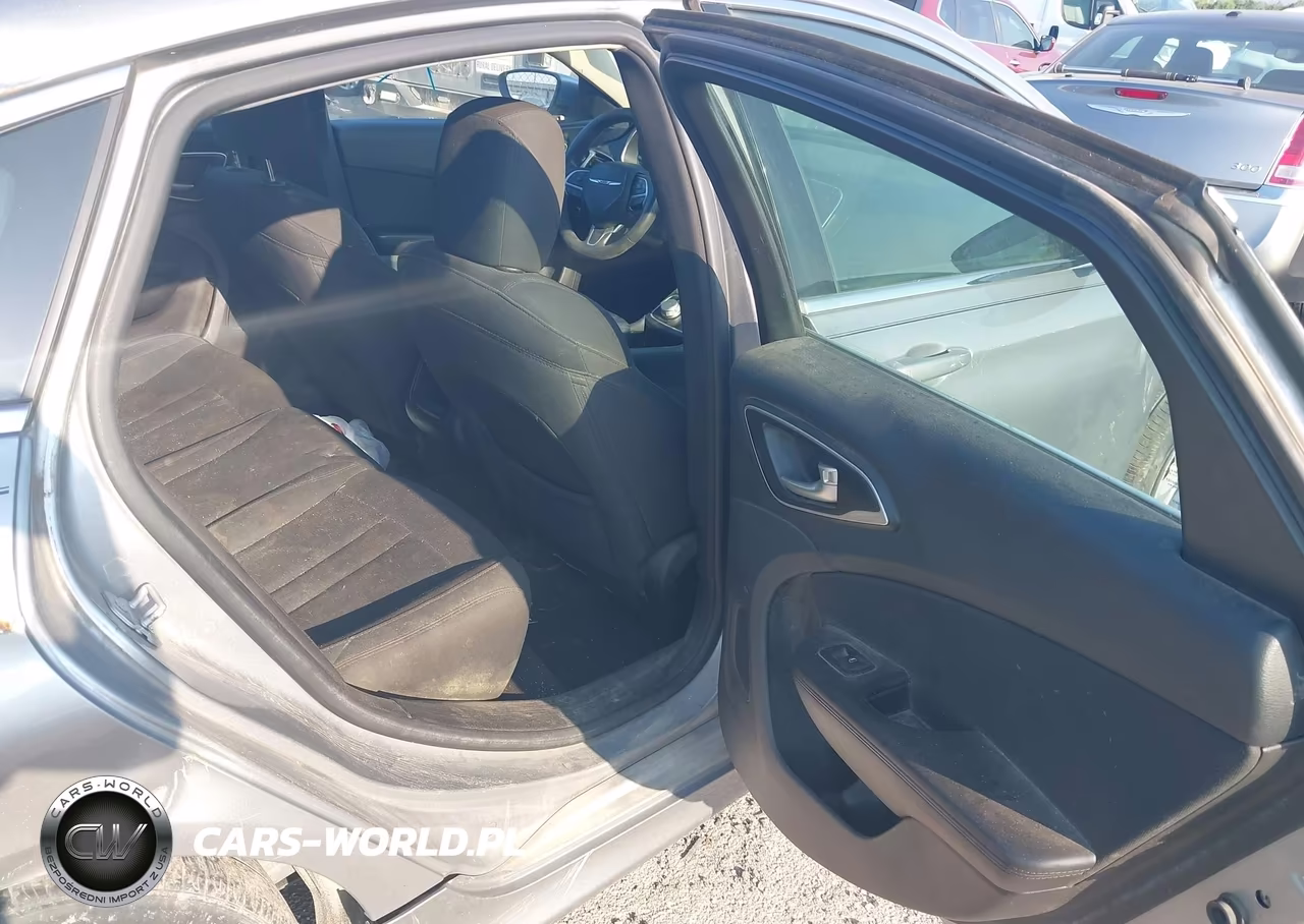 2016 Chrysler 200 Limited VIN:1C3CCCAB4GN125560 - 8