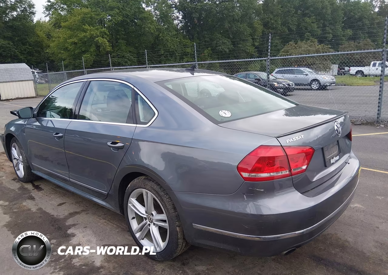 2014 Volkswagen Passat 1.8T Sel Premium VIN:1VWCT7A30EC042368 - 3