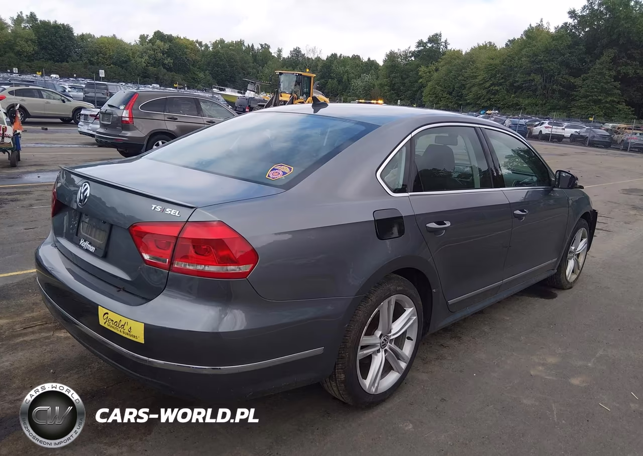 2014 Volkswagen Passat 1.8T Sel Premium VIN:1VWCT7A30EC042368 - 4