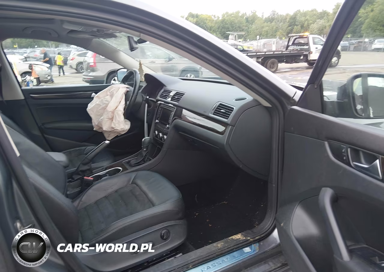2014 Volkswagen Passat 1.8T Sel Premium VIN:1VWCT7A30EC042368 - 5