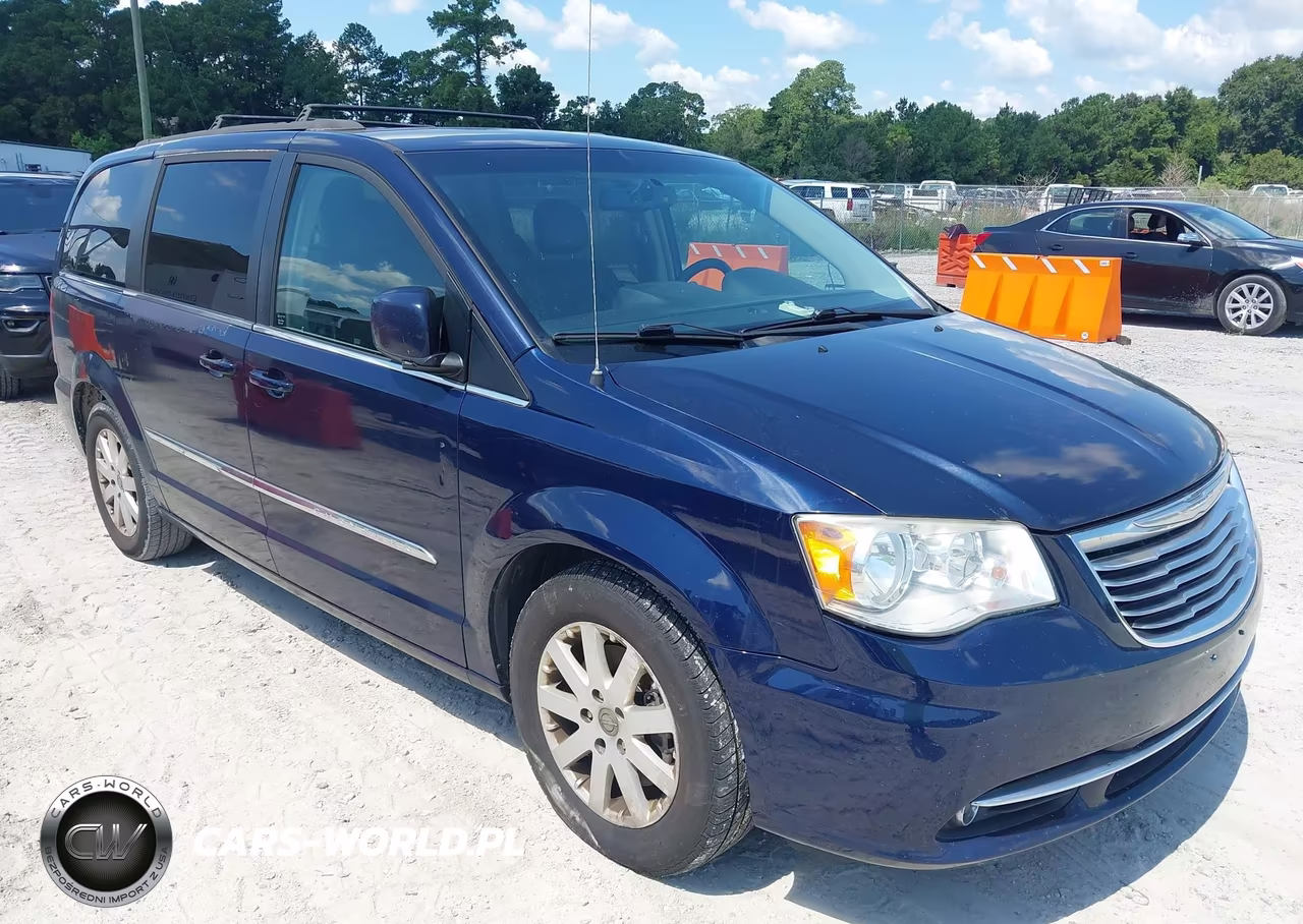 2015 Chrysler Town & Country Touring – zdjęcie 1 z 11