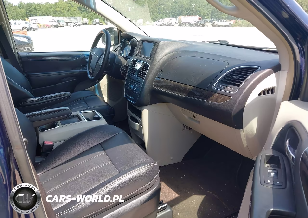 2015 Chrysler Town & Country Touring VIN:2C4RC1BG6FR539641 - 5