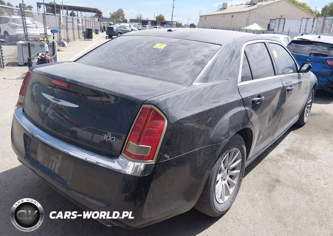 2014 Chrysler 300 VIN:2C3CCAAG9EH166627 - 4