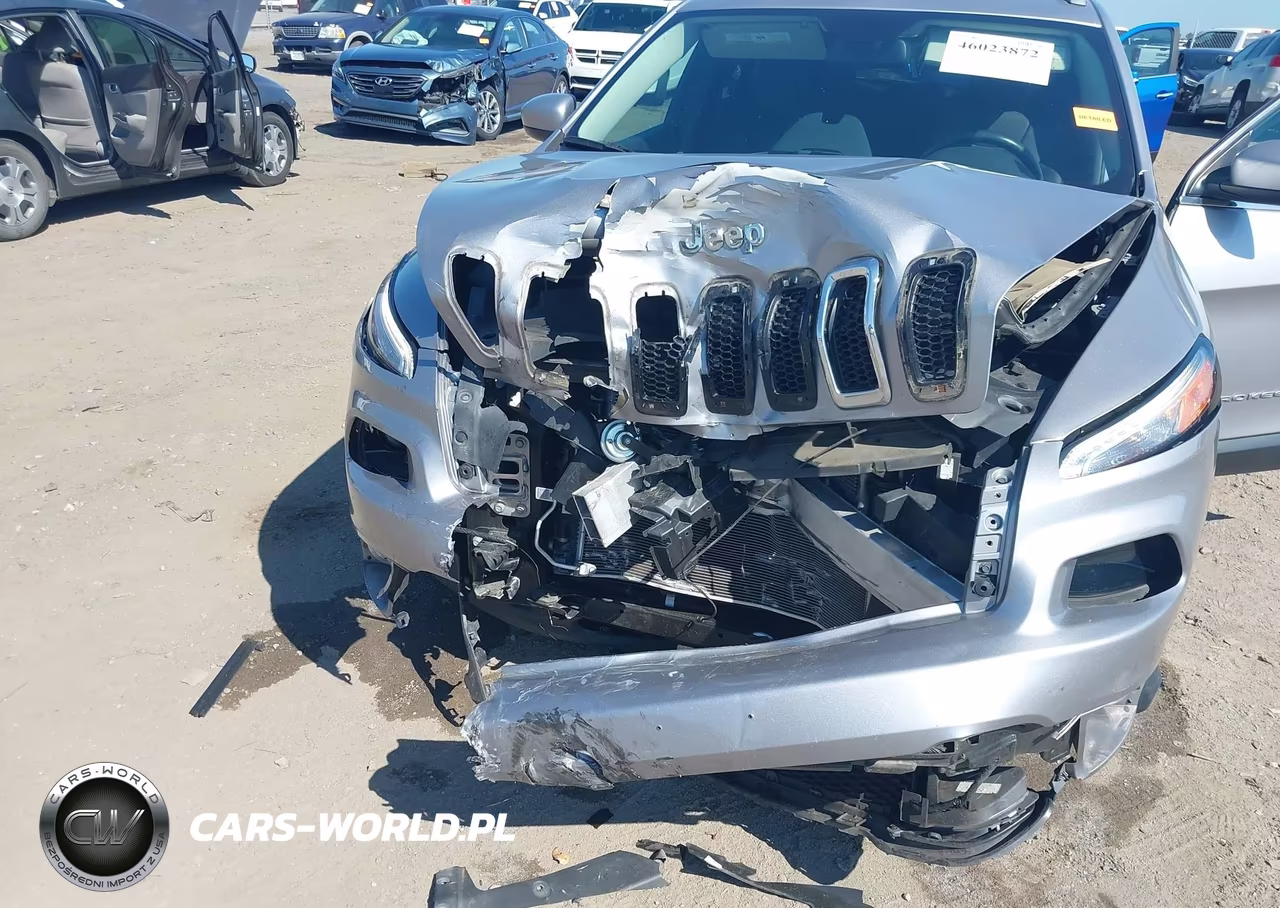 2018 Jeep Cherokee Latitude Plus Fwd VIN:1C4PJLLB3JD540074 - 6