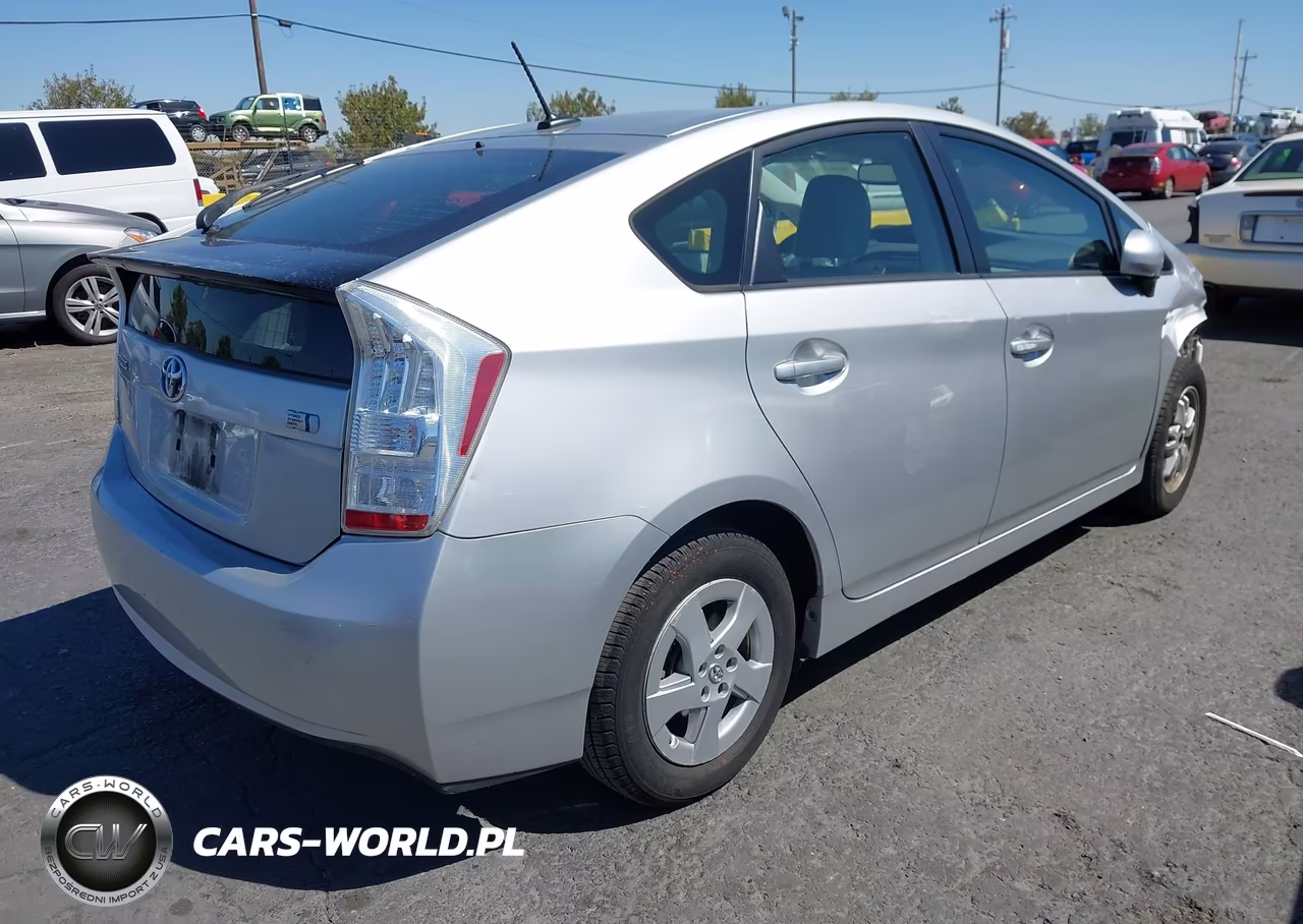 2011 Toyota Prius Four VIN:JTDKN3DU4B1404702 - 4