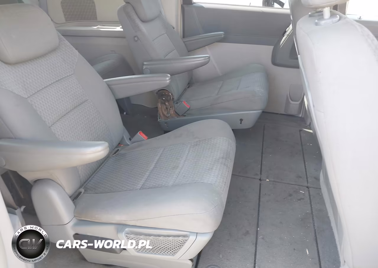2008 Chrysler Town & Country Lx VIN:2A8HR44H58R750536 - 8