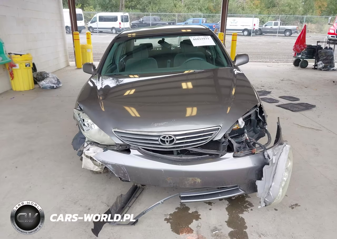 2005 Toyota Camry Le VIN:4T1BE32K45U594890 - 12
