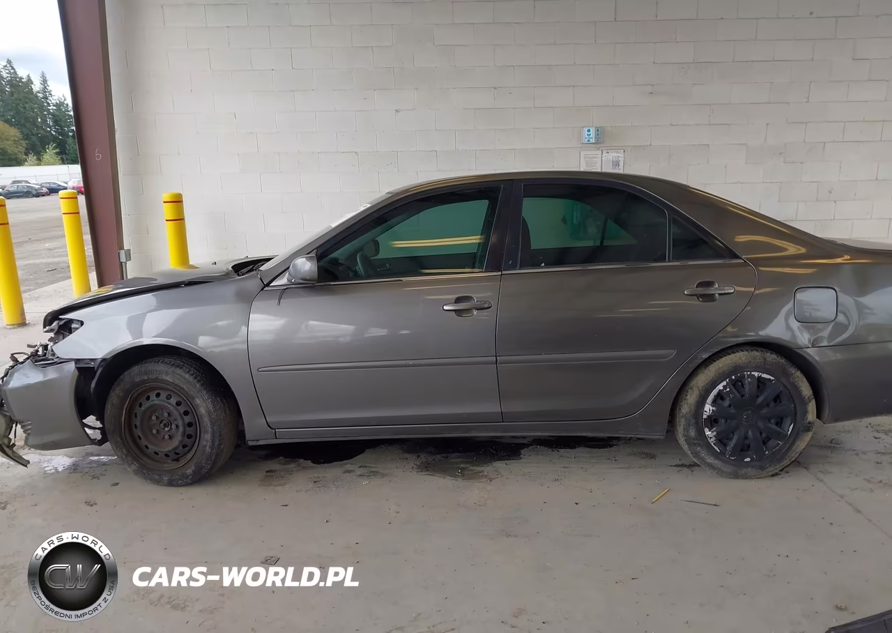2005 Toyota Camry Le VIN:4T1BE32K45U594890 - 14