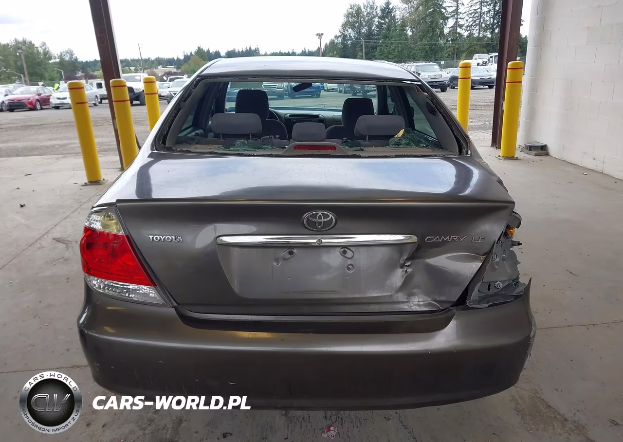 2005 Toyota Camry Le VIN:4T1BE32K45U594890 - 16